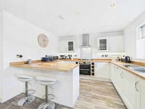 Kitchen- click for photo gallery
